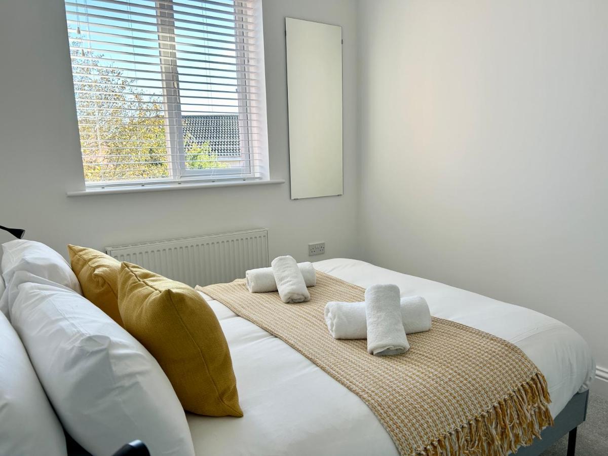 The Town House, Whole House Suitable For Contractors And Families Маркет-Харборо Экстерьер фото