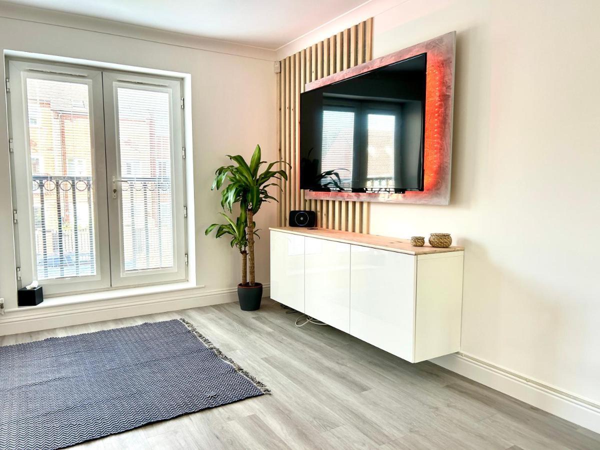The Town House, Whole House Suitable For Contractors And Families Маркет-Харборо Экстерьер фото
