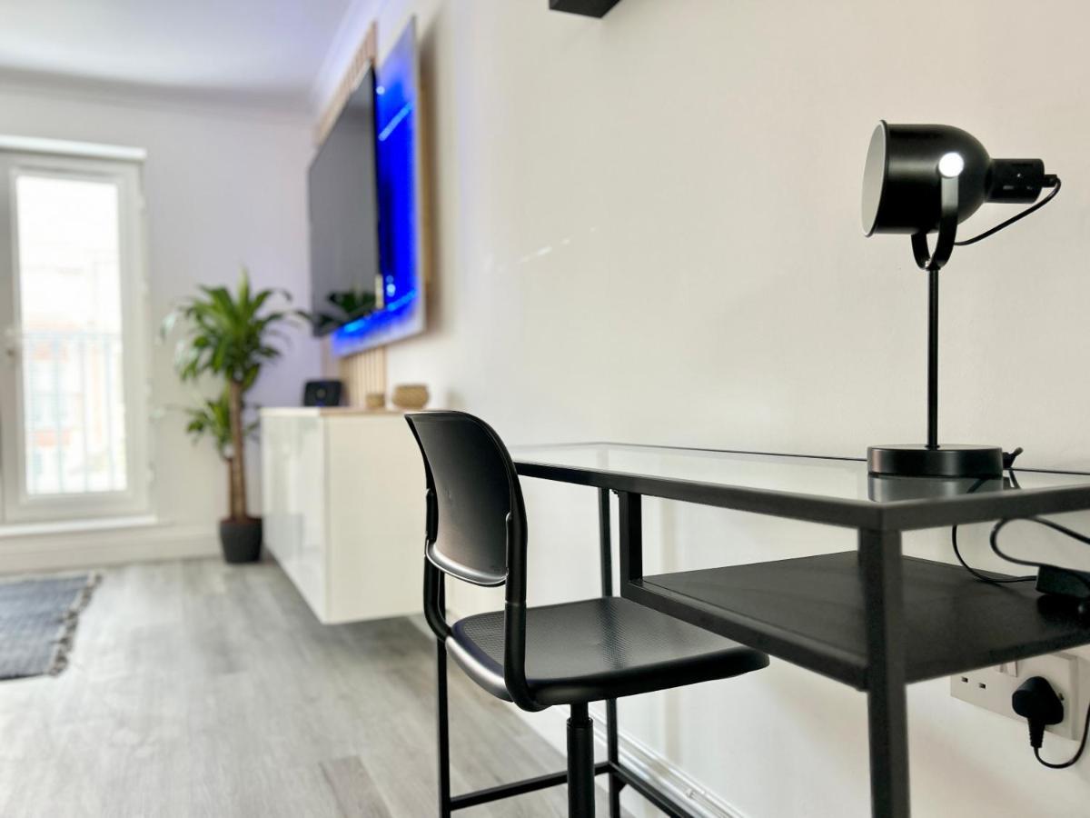The Town House, Whole House Suitable For Contractors And Families Маркет-Харборо Экстерьер фото