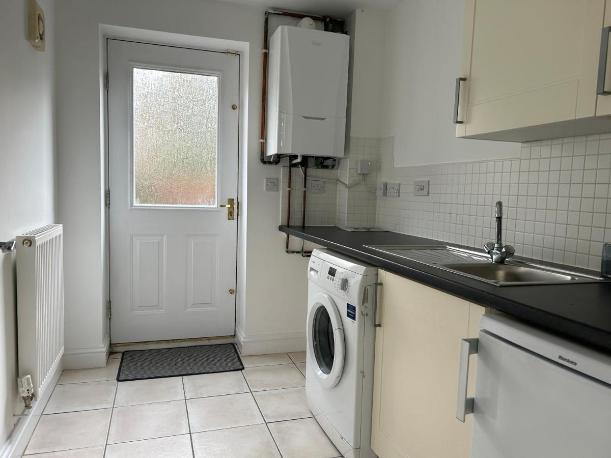 The Town House, Whole House Suitable For Contractors And Families Маркет-Харборо Экстерьер фото