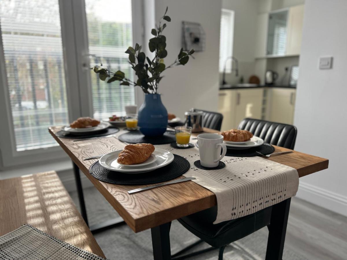 The Town House, Whole House Suitable For Contractors And Families Маркет-Харборо Экстерьер фото