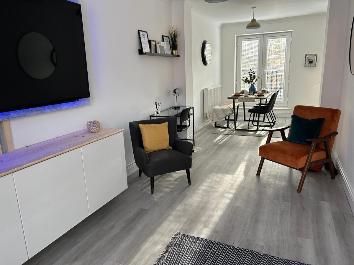 The Town House, Whole House Suitable For Contractors And Families Маркет-Харборо Экстерьер фото
